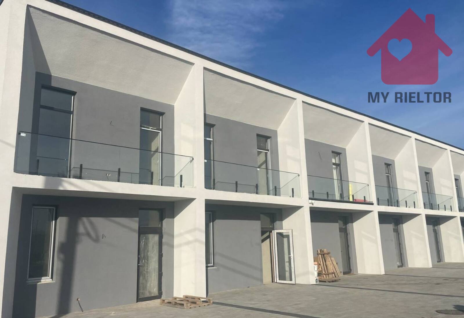 Продаж котеджу в м-н Садовий! фото 1 Продаж котеджу в м-н Садовий! фото 1