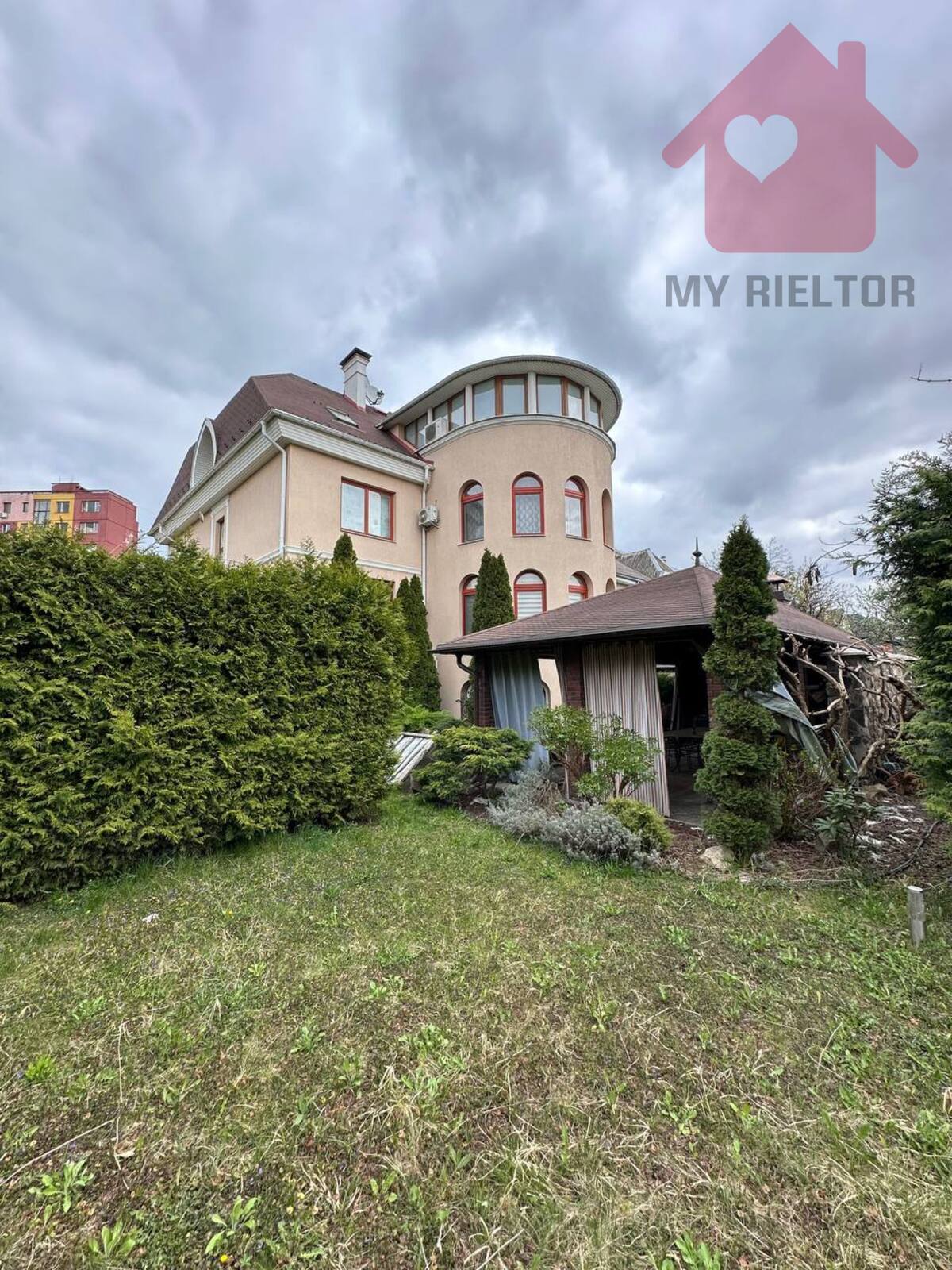 Продаж розкішного будинку площею 500м2! фото 1 Продаж розкішного будинку площею 500м2! фото 1