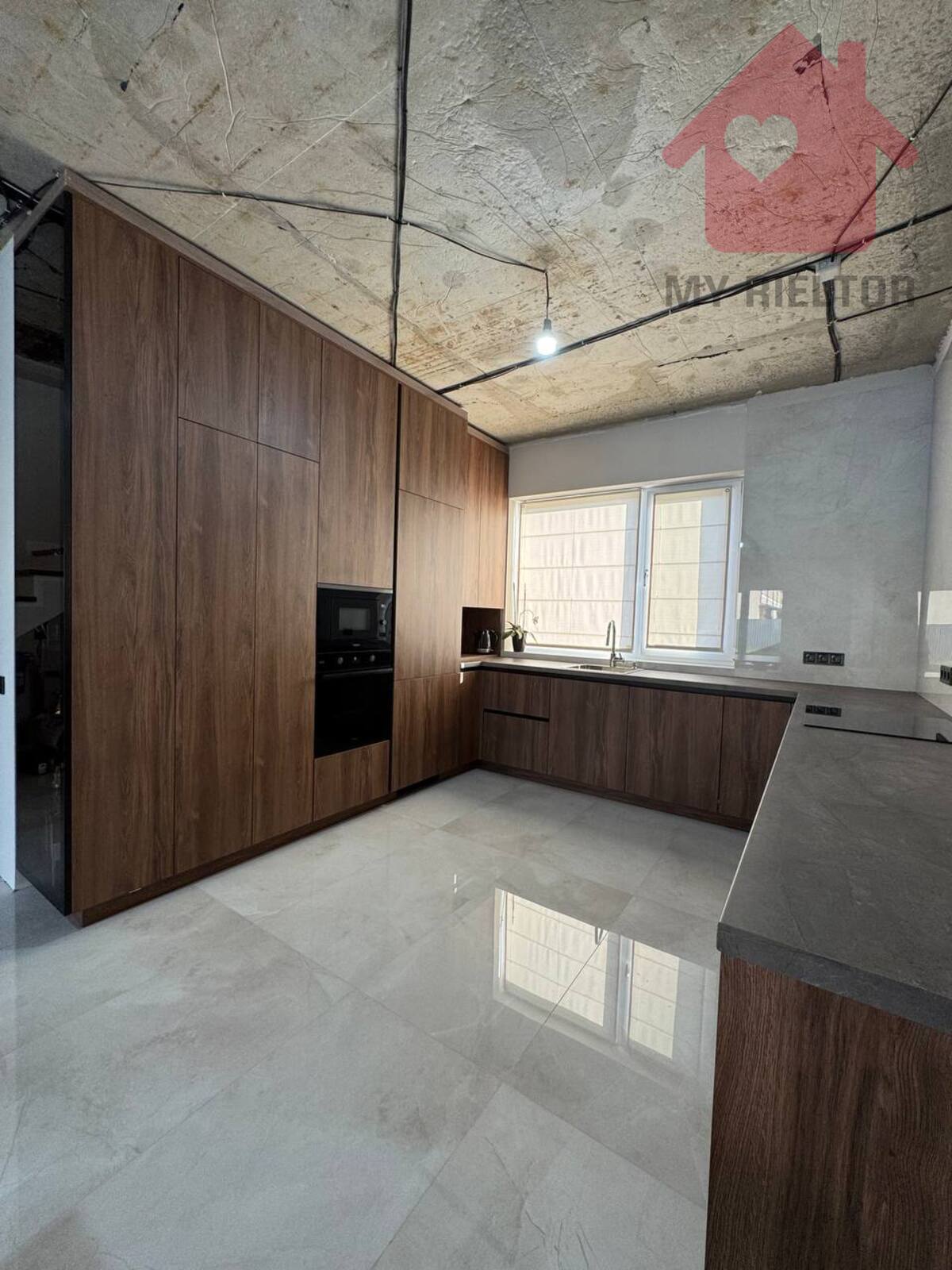 Продаж таунхауса в Ужгороді! фото 1 Продаж таунхауса в Ужгороді! фото 1