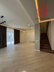 Продаж дуплекса з ГАЗовим опаленням +гараж фото 6 Продаж дуплекса з ГАЗовим опаленням +гараж фото 6