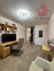 Сучасний будинок з сонячними панелями та гаражем у новому районі. фото 13 Сучасний будинок з сонячними панелями та гаражем у новому районі. фото 13