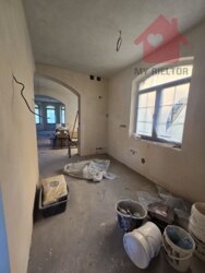 Продаж просторого будинку в Минаї! фото 9 Продаж просторого будинку в Минаї! фото 9