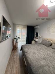 Сучасний будинок з сонячними панелями та гаражем у новому районі. фото 17 Сучасний будинок з сонячними панелями та гаражем у новому районі. фото 17