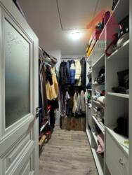 Сучасний будинок з сонячними панелями та гаражем у новому районі. фото 18 Сучасний будинок з сонячними панелями та гаражем у новому районі. фото 18