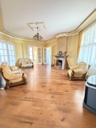 Житловий будинок + комерційне приміщення у самому серці міста! фото 3 Житловий будинок + комерційне приміщення у самому серці міста! фото 3