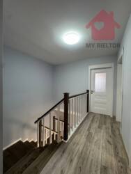 Сучасний будинок з сонячними панелями та гаражем у новому районі. фото 14 Сучасний будинок з сонячними панелями та гаражем у новому районі. фото 14