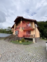 Продаж діючого готелю у с.Синяк фото 3 Продаж діючого готелю у с.Синяк фото 3