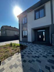 Продаж сучасного 2-поверхового таунхауса з ділянкою в Павшино! фото 2 Продаж сучасного 2-поверхового таунхауса з ділянкою в Павшино! фото 2