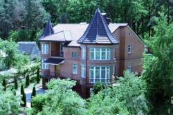 Продаж будинку 480 м² з ремонтом та меблями та власним виходом в ліс в курортній зоні Києва 'Пуща-Водиця' (с. Горенка) фото 13 Продаж будинку 480 м² з ремонтом та меблями та власним виходом в ліс в курортній зоні Києва 'Пуща-Водиця' (с. Горенка) фото 13