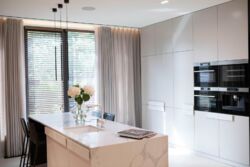 Продаж сучасного будинку 340 кв.м з ремонтом + вихід на канал Дніпра, КМ Riviera Village, Вишгородський р-н, Лебедівка фото 21 Продаж сучасного будинку 340 кв.м з ремонтом + вихід на канал Дніпра, КМ Riviera Village, Вишгородський р-н, Лебедівка фото 21