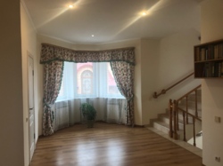 Продаж 3-поверхового будинку 438 кв.м з ремонтом та меблями біля р. Дніпро, 2 лінія, Оболонь - Чорнобилець фото 14 Продаж 3-поверхового будинку 438 кв.м з ремонтом та меблями біля р. Дніпро, 2 лінія, Оболонь - Чорнобилець фото 14