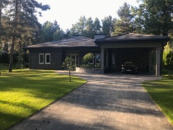 Продаж сучасного одноповерхового будинку з мансардою 322 кв.м + ділянка 44 сот. серед соснового лісу, КМ Riviera Village фото 1 Продаж сучасного одноповерхового будинку з мансардою 322 кв.м + ділянка 44 сот. серед соснового лісу, КМ Riviera Village фото 1