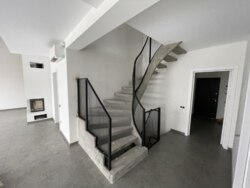 Будинок 290 м² з новим ремонтом в стилi LOFT та власним БОМБОСХОВИЩЕМ + САУНА, Київ, Соломенський р-н, Караваєві дачі, вул. Зелена фото 12 Будинок 290 м² з новим ремонтом в стилi LOFT та власним БОМБОСХОВИЩЕМ + САУНА, Київ, Соломенський р-н, Караваєві дачі, вул. Зелена фото 12