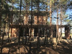  2-  ,   500 .      Riviera Village,  -, c.   19