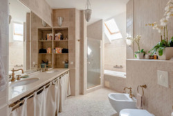 Продажа элитного дома 340 кв.м + гостевой дом 250 кв.м + 31 соток, cосновый лес + выход на воду, КГ Бобры, Вышгородский р-н, c. Хотяновка фото 9 Продажа элитного дома 340 кв.м + гостевой дом 250 кв.м + 31 соток, cосновый лес + выход на воду, КГ Бобры, Вышгородский р-н, c. Хотяновка фото 9