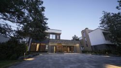 Продаж сучасного будинку 340 кв.м з ремонтом + вихід на канал Дніпра, КМ Riviera Village, Вишгородський р-н, Лебедівка фото 2 Продаж сучасного будинку 340 кв.м з ремонтом + вихід на канал Дніпра, КМ Riviera Village, Вишгородський р-н, Лебедівка фото 2