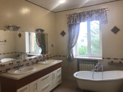 Продаж 3-поверхового будинку 438 кв.м з ремонтом та меблями біля р. Дніпро, 2 лінія, Оболонь - Чорнобилець фото 22 Продаж 3-поверхового будинку 438 кв.м з ремонтом та меблями біля р. Дніпро, 2 лінія, Оболонь - Чорнобилець фото 22