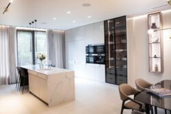 Продаж сучасного будинку 340 кв.м з ремонтом + вихід на канал Дніпра, КМ Riviera Village, Вишгородський р-н, Лебедівка фото 14 Продаж сучасного будинку 340 кв.м з ремонтом + вихід на канал Дніпра, КМ Riviera Village, Вишгородський р-н, Лебедівка фото 14