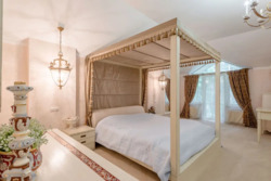 Продажа элитного дома 340 кв.м + гостевой дом 250 кв.м + 31 соток, cосновый лес + выход на воду, КГ Бобры, Вышгородский р-н, c. Хотяновка фото 8 Продажа элитного дома 340 кв.м + гостевой дом 250 кв.м + 31 соток, cосновый лес + выход на воду, КГ Бобры, Вышгородский р-н, c. Хотяновка фото 8