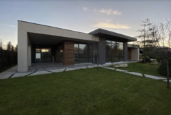    261 . + 10 .,  -,   7