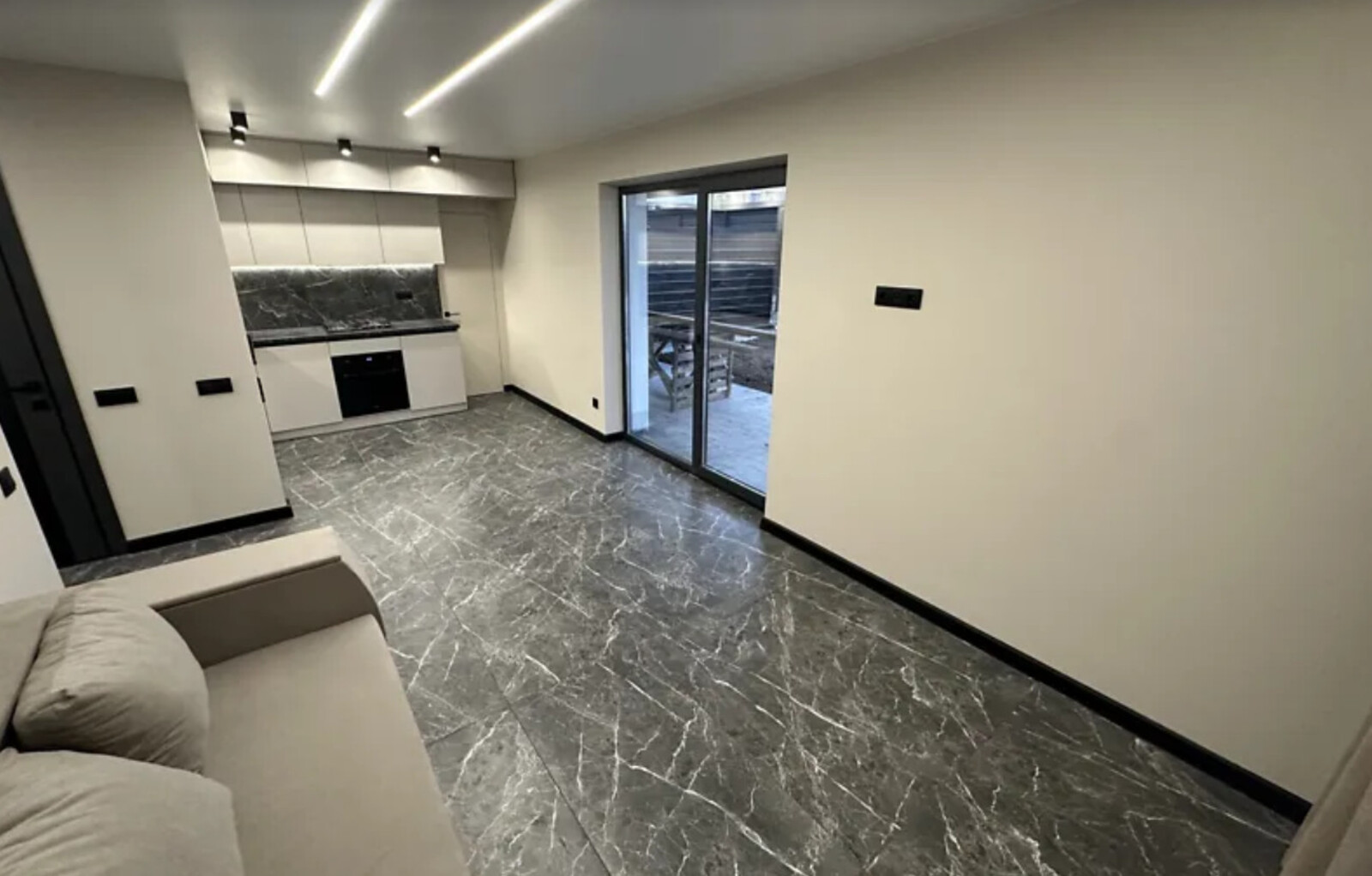 ������ 1 ����������� ������� � ������� �� 2 �����, 90 ��. �, ���� ���� 1