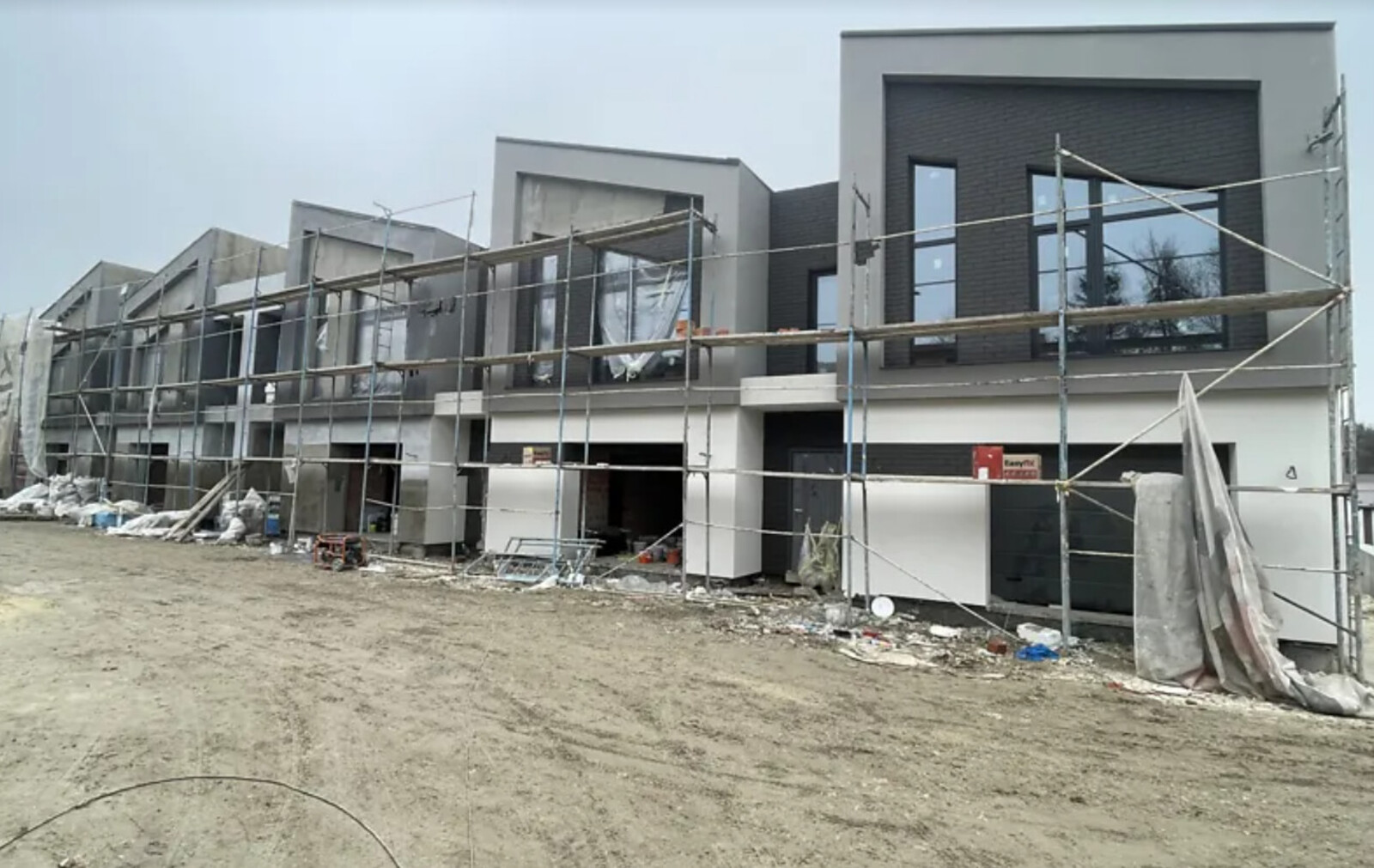  2      2.5 , 130 . ,  1