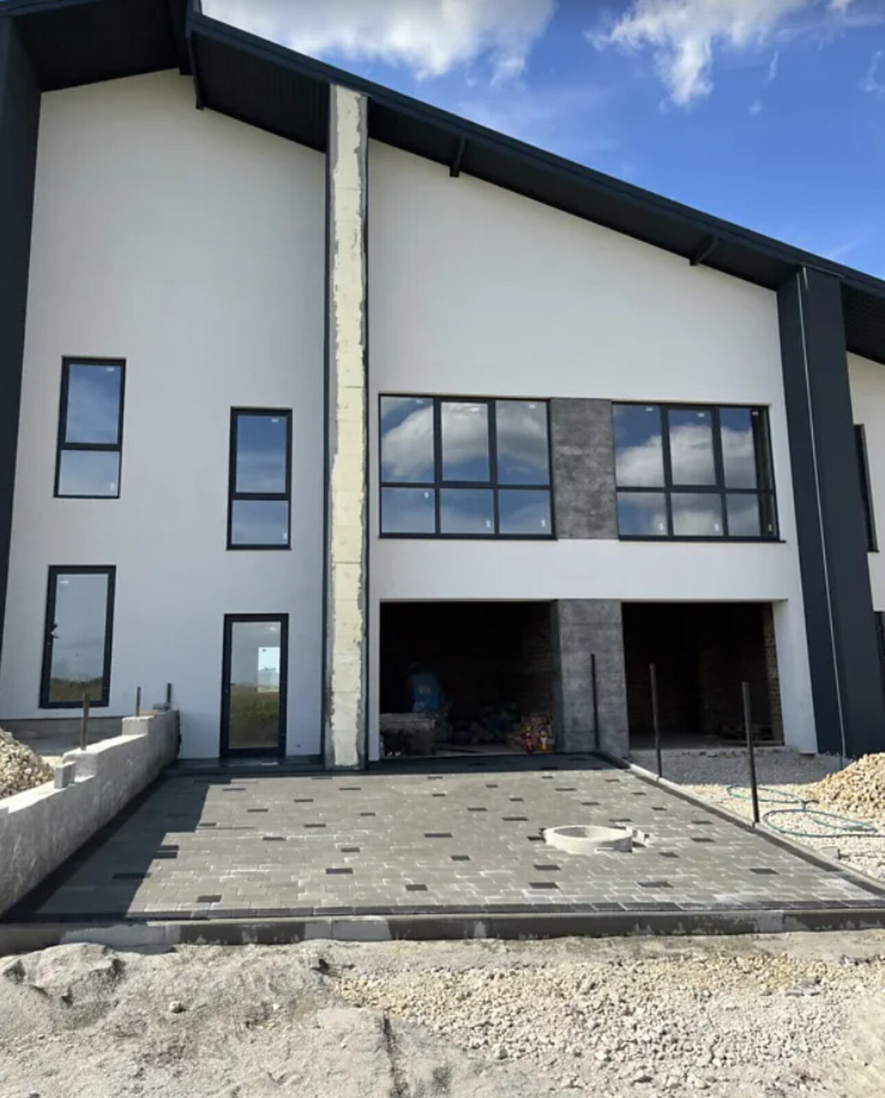 Продаж 3 поверхового дуплекса у Байківці фото 1 Продаж 3 поверхового дуплекса у Байківці фото 1