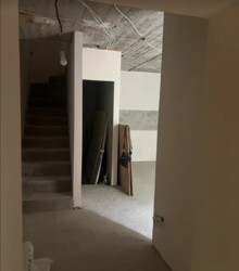 ������ ��������� � ����� �. ��������� � 102 �. ����������, 3 �������, 2 �������� ���� 12