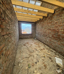 ������ 2 ����������� ��������� � ������� �� 3.5 �����, 140 ��. �, ������� ���� 18