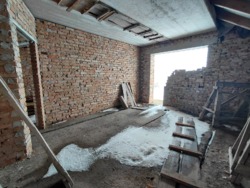 ������ ������� 203 �.��. � �. ��������� ���� 6