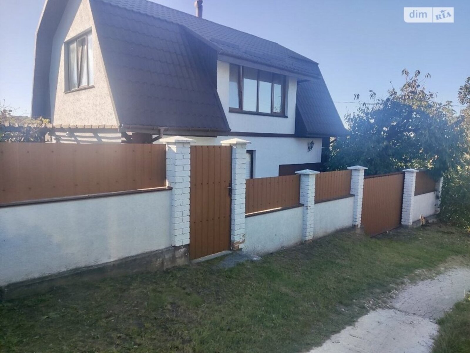 Дачний будинок з гаражем і сауною фото 1 Дачний будинок з гаражем і сауною фото 1