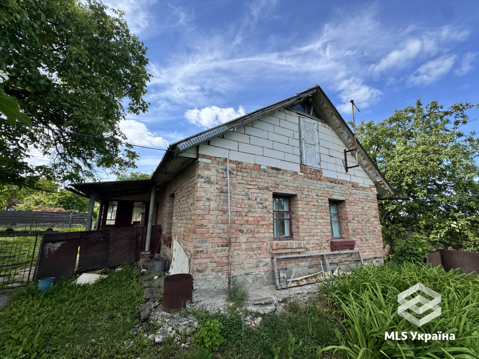 Затишний приватний будинок у самому центрі села Малиничі фото 1 Затишний приватний будинок у самому центрі села Малиничі фото 1