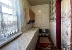 1-���������� ������� � �������� � ������� �� 35 �����, 85.3 ��. �, 3 ������ ���� 10