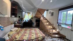 2      4 , 76 . , 2   8