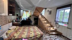 2      4 , 76 . , 2   7