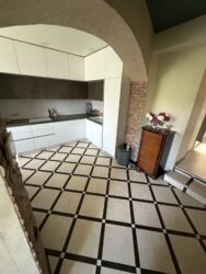 ������ ��� 140 �2 � ������ � �������� 8 ����� � ������� 50 �2 ���� 15