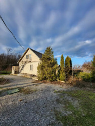 Продам дом с большим земельным участком. фото 1 Продам дом с большим земельным участком. фото 1