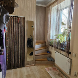 Продаётся 1/2 дома на Соцгороде с большим учаском земли. фото 3 Продаётся 1/2 дома на Соцгороде с большим учаском земли. фото 3