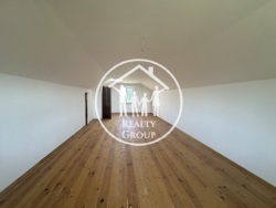 Просторий 2-во поверховий будинок для великої родини з власним озером фото 5 Просторий 2-во поверховий будинок для великої родини з власним озером фото 5