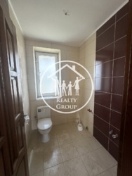 Просторий 2-во поверховий будинок для великої родини з власним озером фото 11 Просторий 2-во поверховий будинок для великої родини з власним озером фото 11