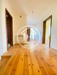 Просторий 2-во поверховий будинок для великої родини з власним озером фото 25 Просторий 2-во поверховий будинок для великої родини з власним озером фото 25