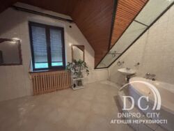   805 .  / 12    /  /   8