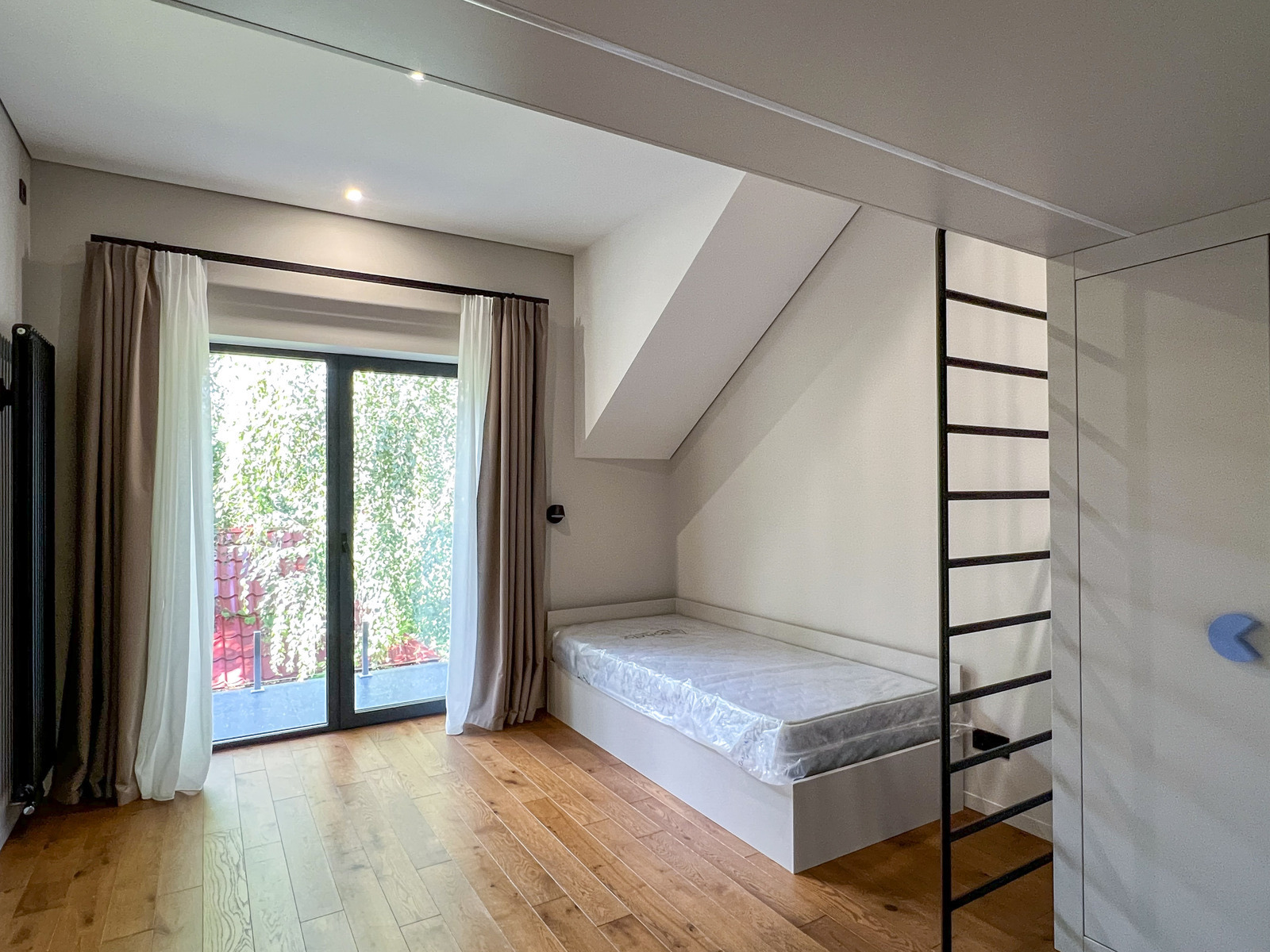       ',  ',    Obolon Residences, Smart Plaza,    30