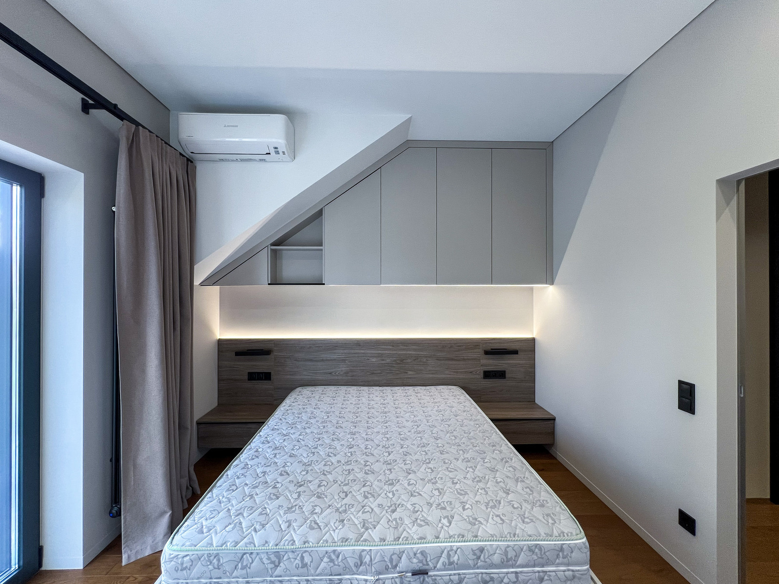       ',  ',    Obolon Residences, Smart Plaza,    35