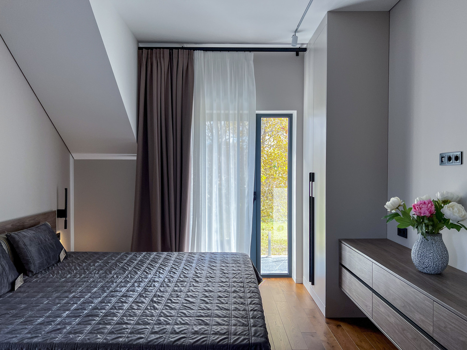       ',  ',    Obolon Residences, Smart Plaza,    20