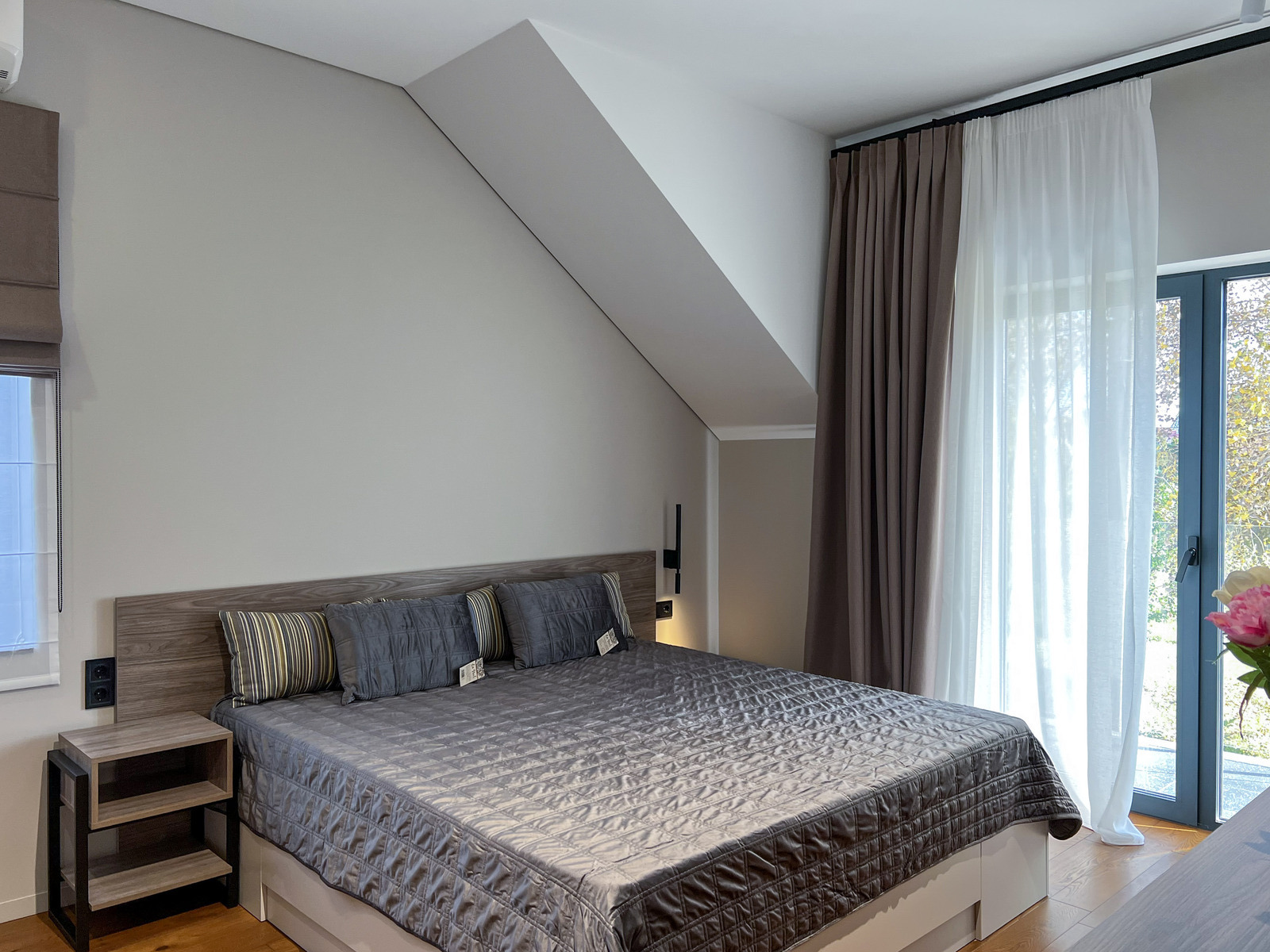       ',  ',    Obolon Residences, Smart Plaza,    18