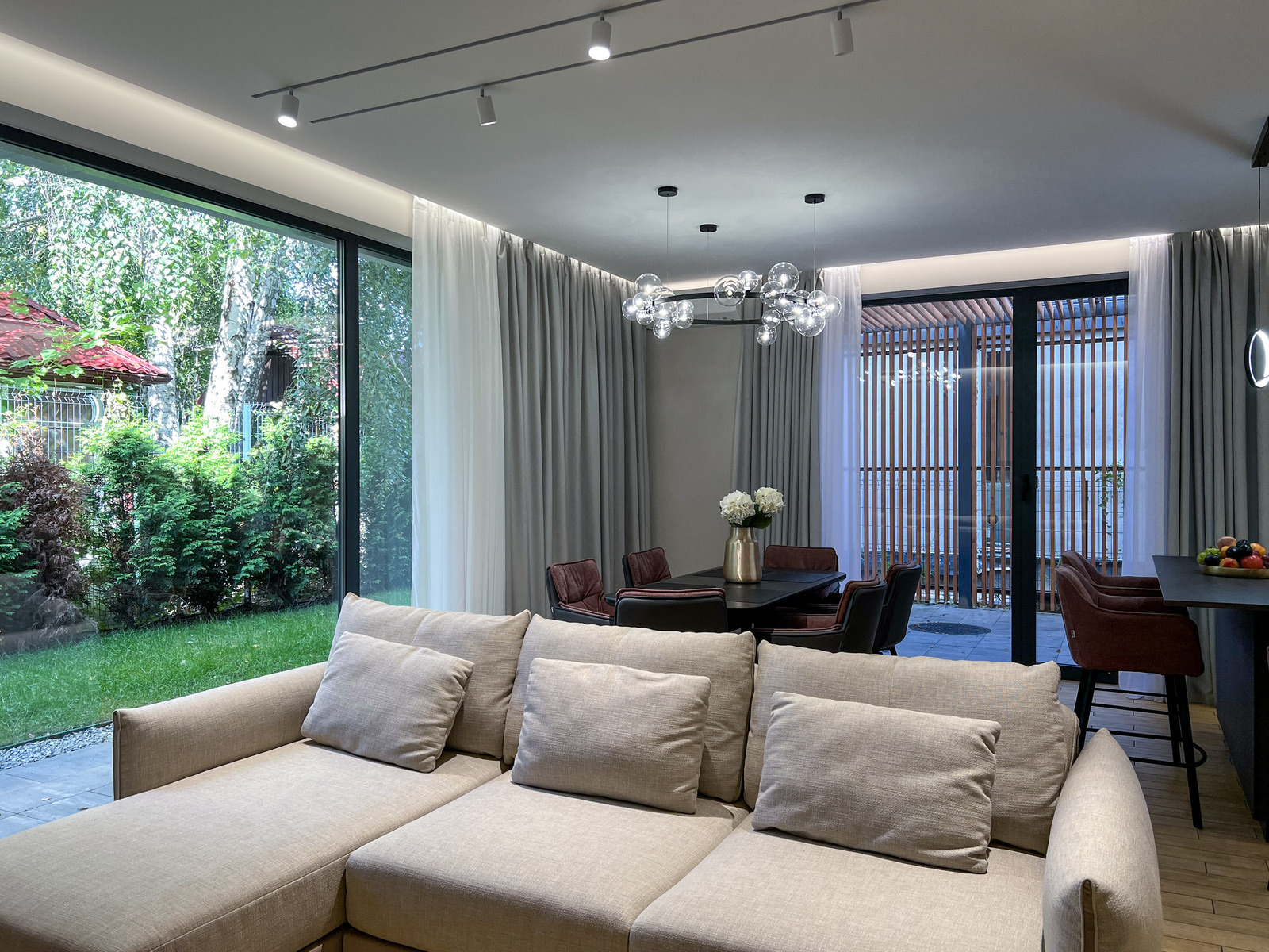       ',  ',    Obolon Residences, Smart Plaza,    14