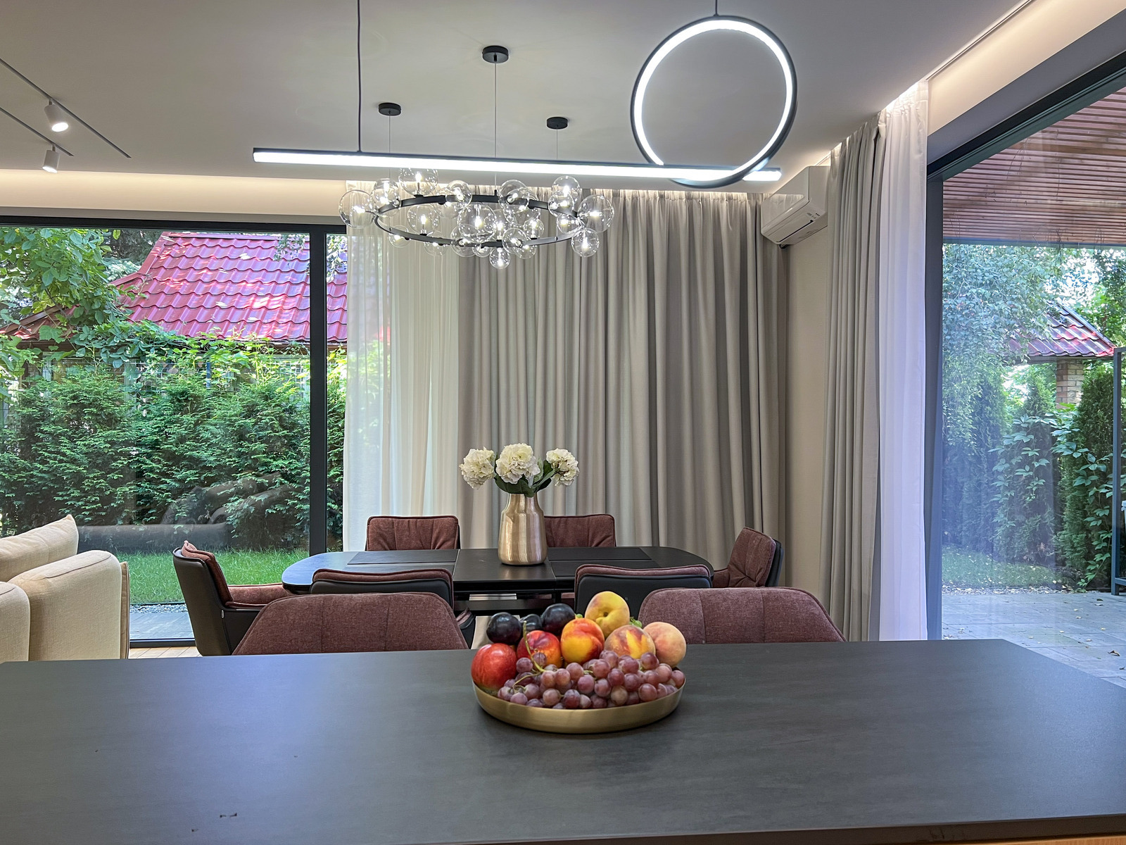       ',  ',    Obolon Residences, Smart Plaza,    12