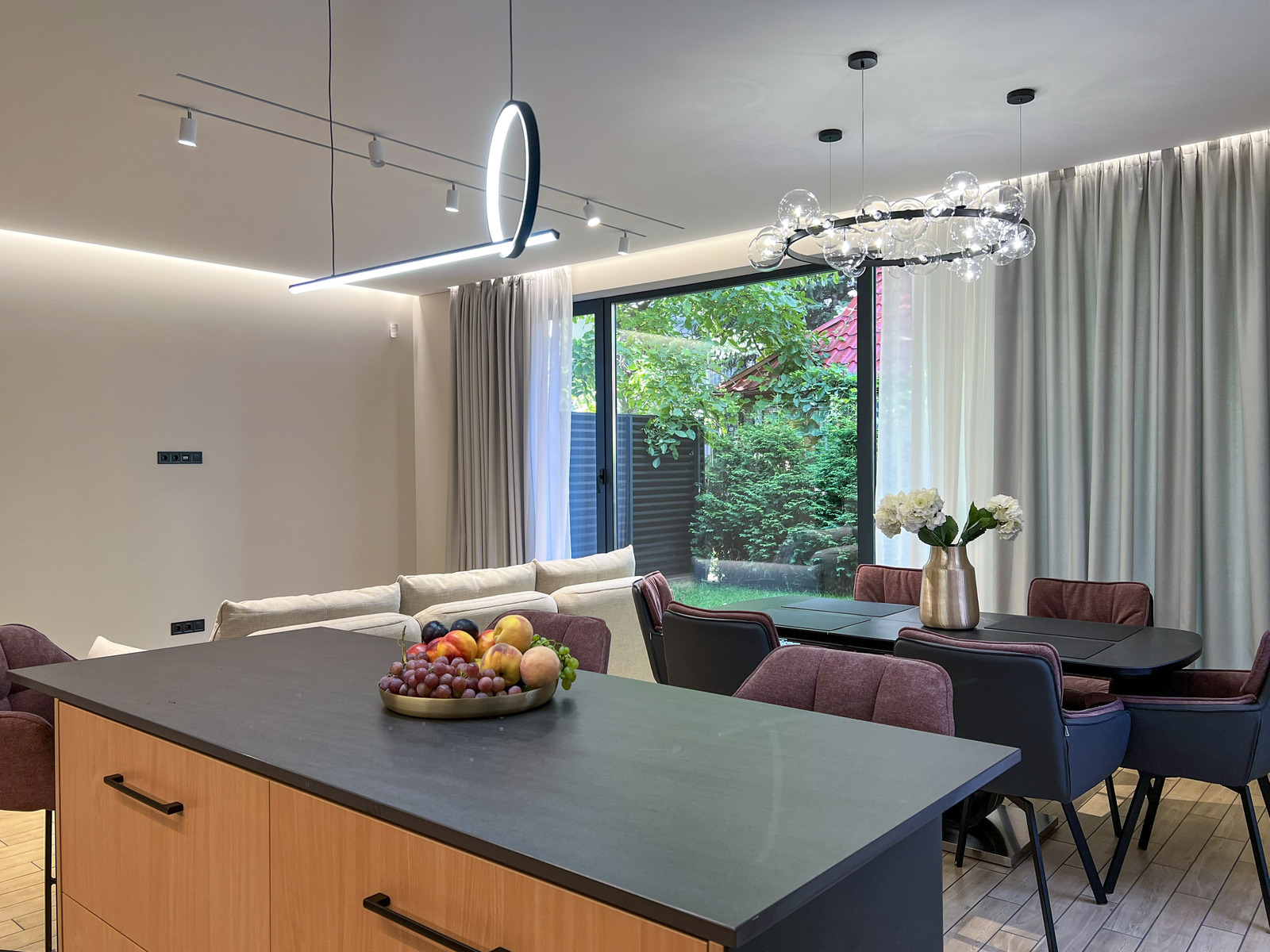       ',  ',    Obolon Residences, Smart Plaza,    11