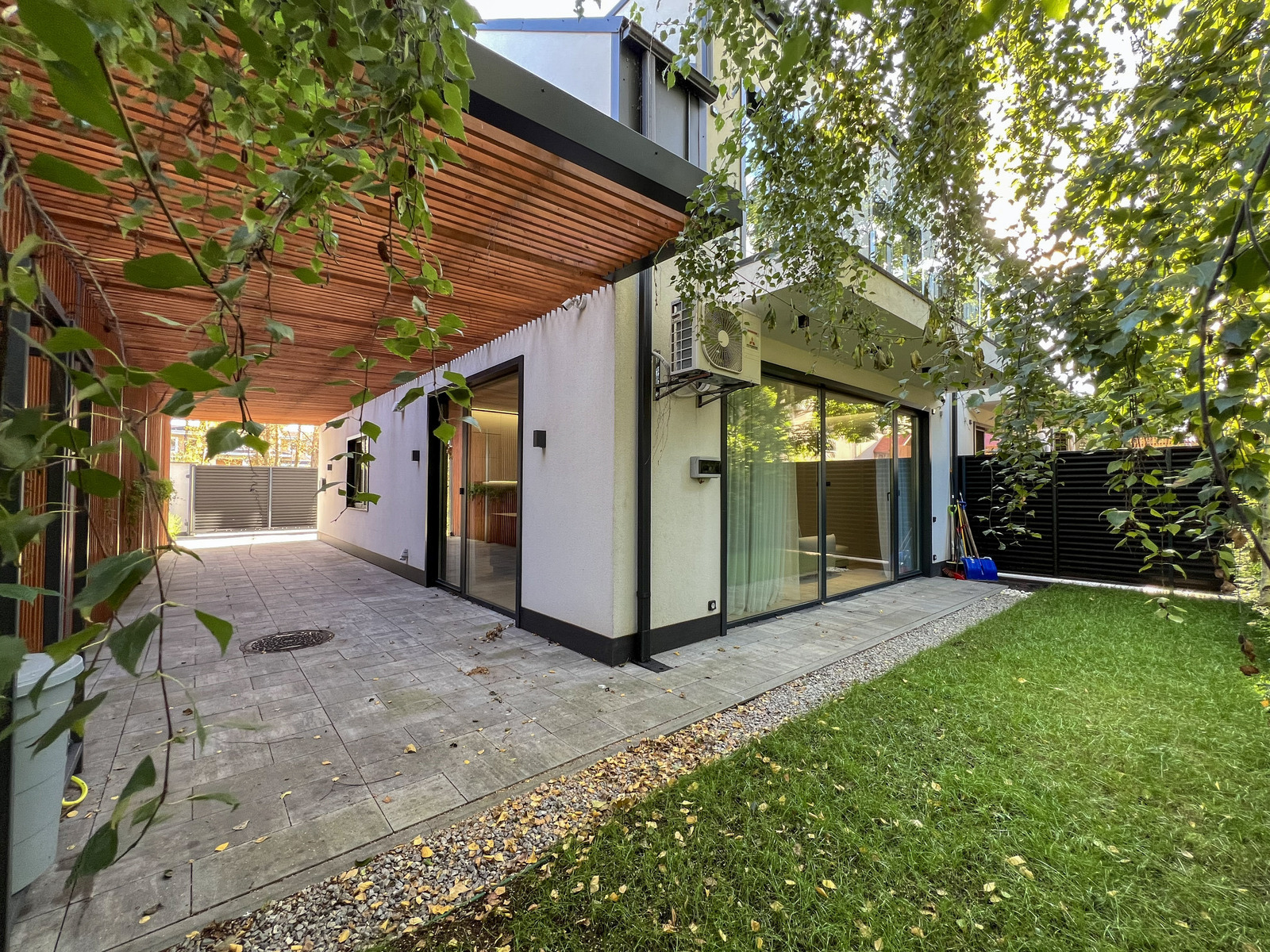       ',  ',    Obolon Residences, Smart Plaza,    46